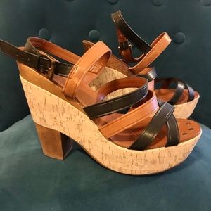 Holding Horses sandals